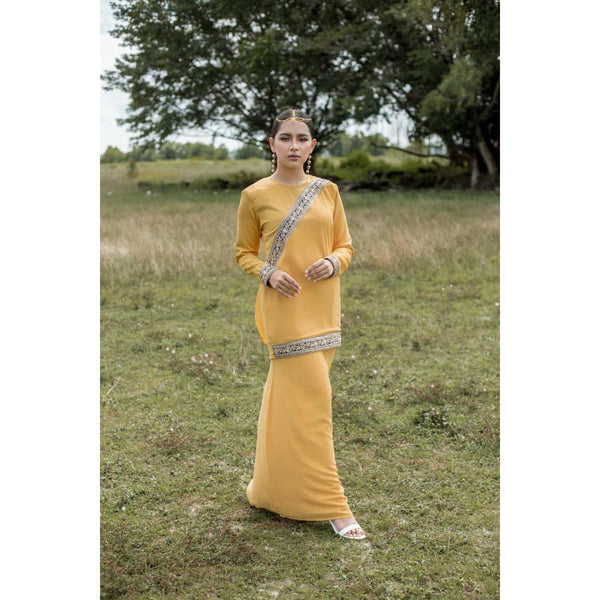 Ameesha Kurung
