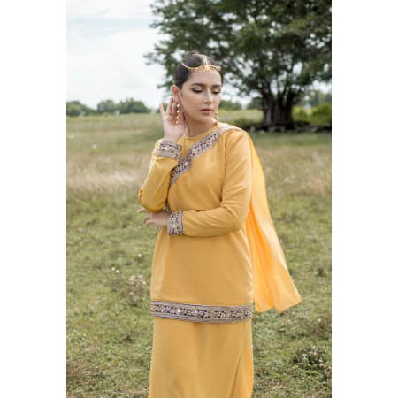 Ameesha Kurung