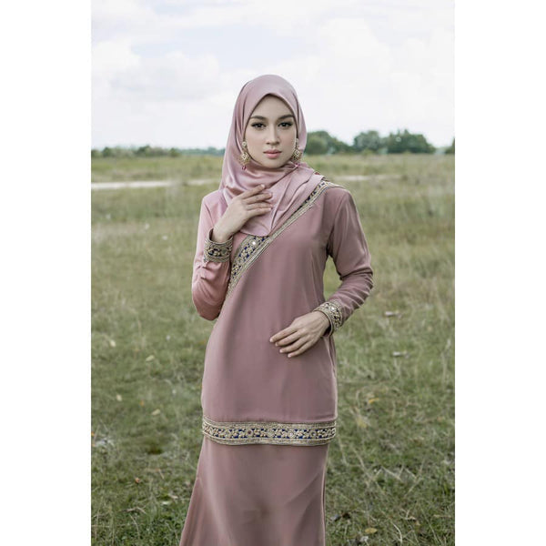 Ameesha Kurung