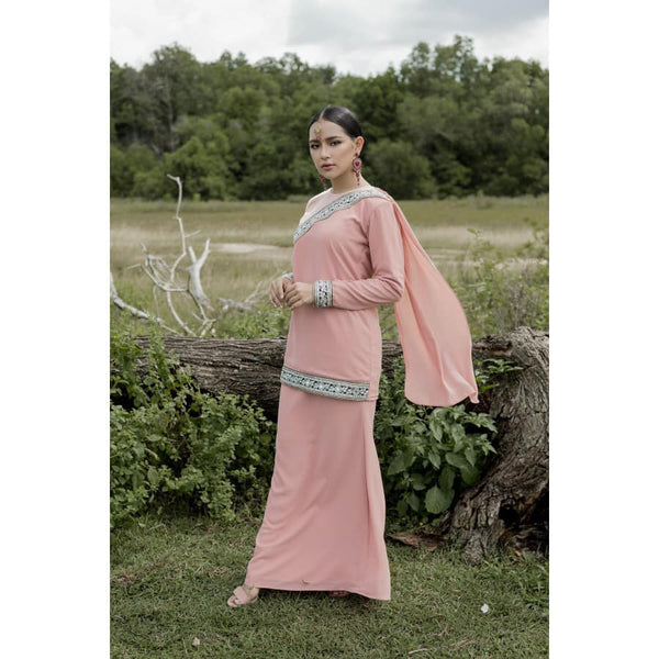 Ameesha Kurung