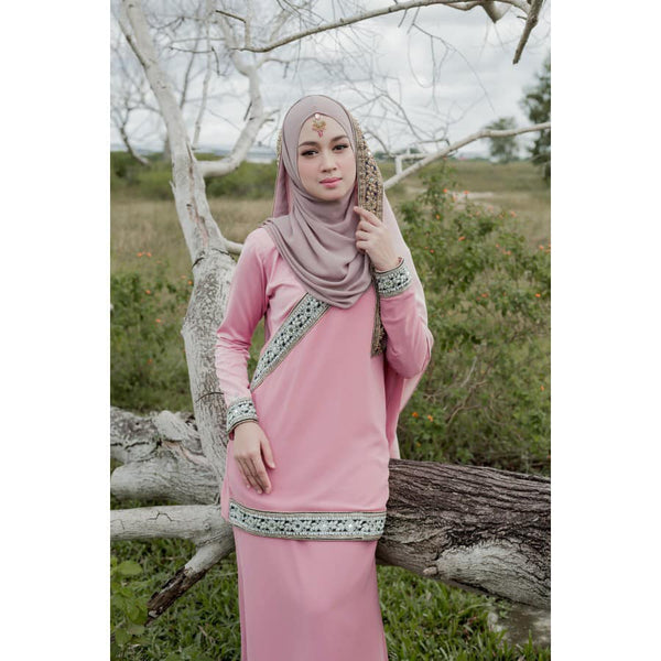 Ameesha Kurung